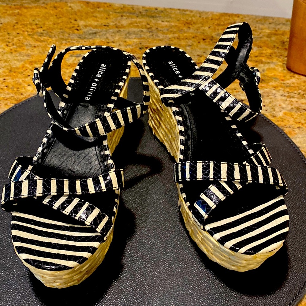 Alice & Olivia Platform Sandal.  Size 36.5